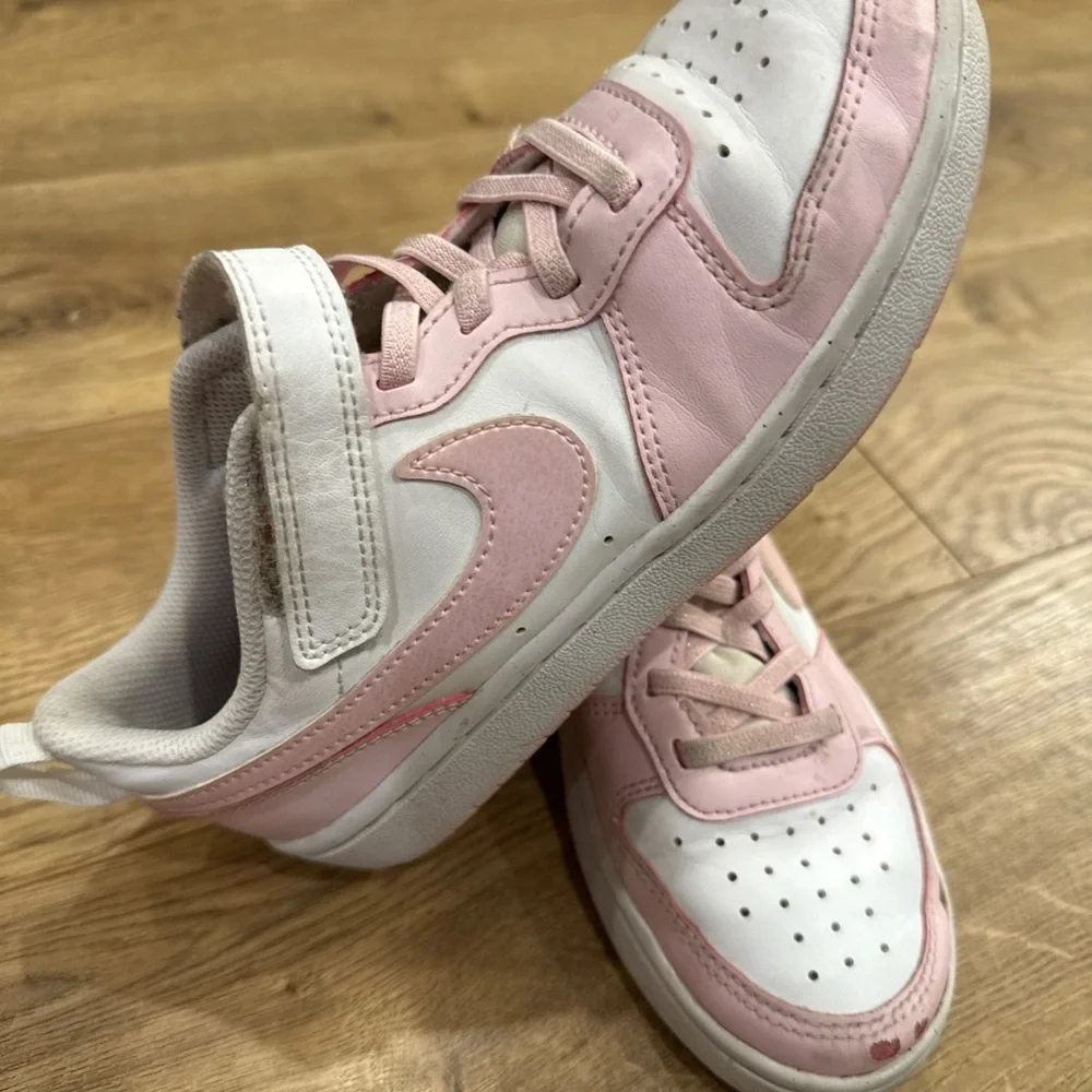 Nike Court Borough Low Shoes Youth Size 2Y White Pink Hook & Loop DV5457-105